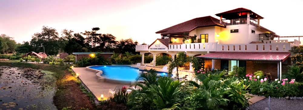 rear view of Bua Daeng Homestay Resort
