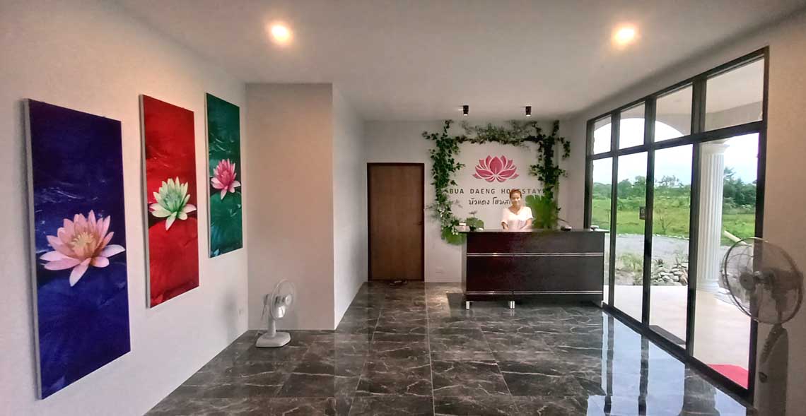 check in at Bua Daeng Homestay Resort